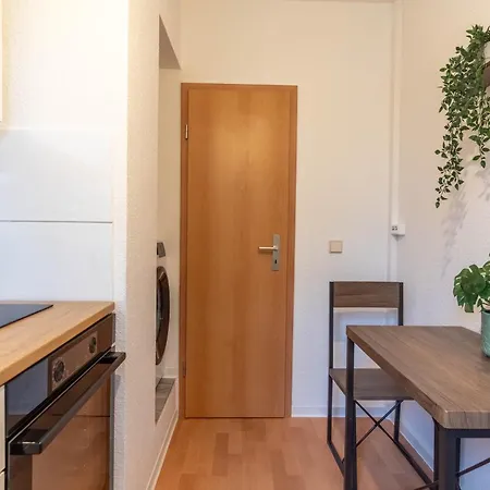 3 Zimmer, Balkon, Einzelbetten, Kueche *