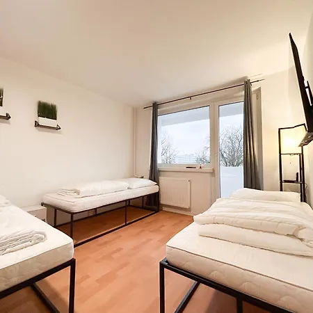 3 Zimmer, Balkon, Einzelbetten, Kueche *