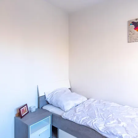 3 Zimmer, Balkon, Einzelbetten, Kueche ماغديبورغ
